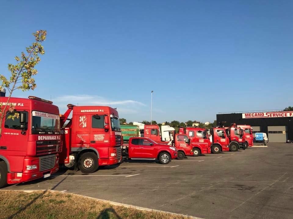 Transport d'une voiture de prestige sur plateau par un partenaire Allo Remorquage